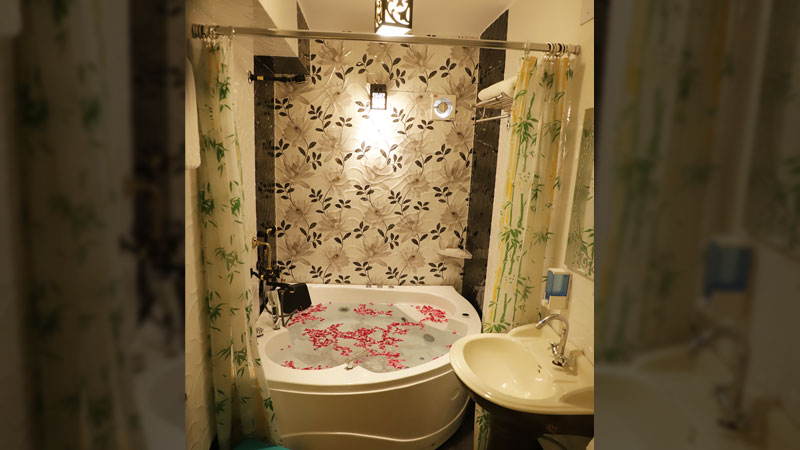 The Maharani Choice Room Bathroom